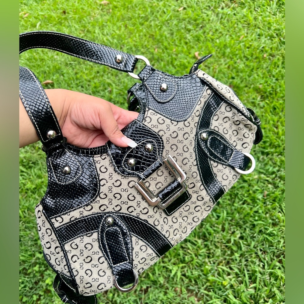 Vintage GUESS MONOGRAM SIGNATURE SHOULDER BAG